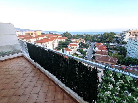 A vendre, 2 pièces, 44 m², Dernier étage, Vendu loué, Rue Auguste Pégurier, NICE 06200, Alpes-Maritimes