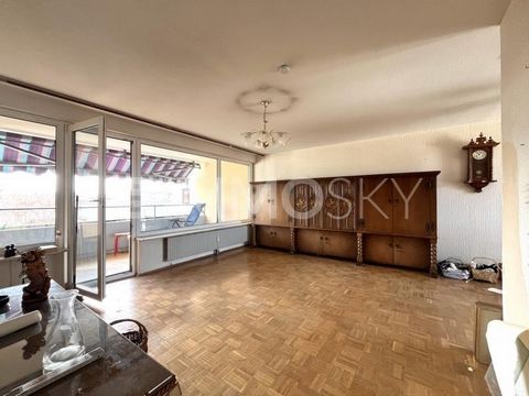 Attraktive Kapitalanlage in zentraler Lage! Diese attraktive 3-Zimmer-Wohnung mit ca. 87 m² Wohnfläche befindet sich in zentraler Lage und überzeugt durch ihre helle, sonnige Atmosphäre. Sie liegt im 5. Stock eines gepflegten Mehrfamilienhauses aus d...