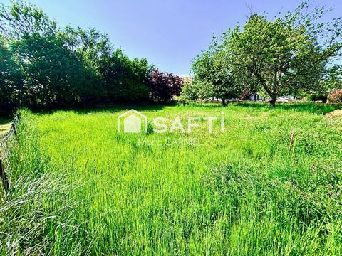 TERRAIN CONSTRUCTIBLE 100%, PLAT, centre bourg: 738m2