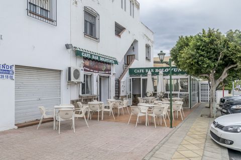 FANTASTIC BUSINESS OPPORTUNITY IN A PRIME LOCATION - PRICE TO SELL AT 320,000€ AND OPEN TO SENSIBLE OFFERS This is a great opportunity to obtain this busy, up-and-running business including the ownership of the commercial unit and all the fixtures an...
