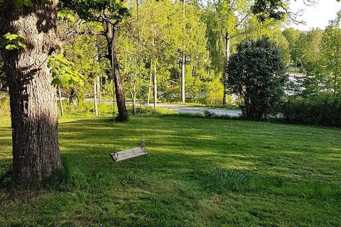 Welcome to a charming red house with white knots near the lake. The location is nice with proximity to Dalsland's Camping & Canoe Centre, nice swimming beach and lovely garden. The garden is large with nice green areas for playing, swinging and grill...