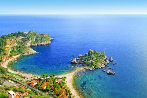 Breathtaking sea view included! Even Goethe was impressed by the beauty of Taormina. The town is steeply located at 250 m above sea level. From many places you have a breathtaking view over the blue sea and the coast of Calabria and the top of Etna. ...