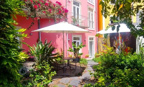 Great opportunity to acquire in the center of Lisbon a hotel with incredible charm whose construction is recent. Two old buildings have been joined together and completely redesigned to offer 17 rooms, a restaurant bar overlooking a garden with a bea...