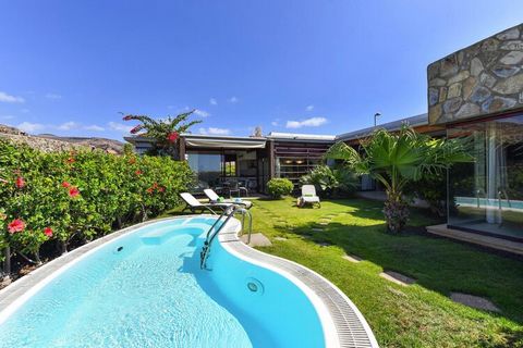 Ideal for beach holidays and sunbathers: high-quality furnished holiday home with private outdoor pool, a short walk from the beach. Spend relaxing days by the sea and then enjoy cozy evenings on your terrace. In your spacious temporary home you will...