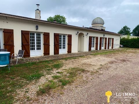 Located 5 minutes from the village with all shops and 15 minutes from Blaye, come and discover this single storey house of about 182 m2 on a plot of about 1697m2. It includes: an entrance of 3.95 m2, a living room of 23.75 m2 with a fireplace, a kitc...
