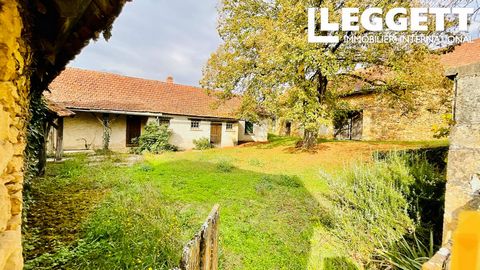 T122389GCH24 - Located just outside of the thriving market town of Montignac and the world heritage Lascaux IV caves, this untouched property would make an excellent family home, second home or touristic business. It’s one of the few old courtyard fa...