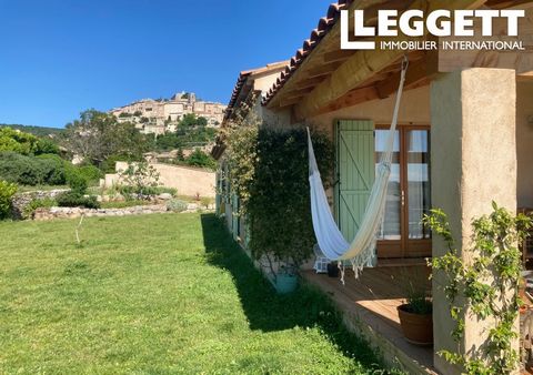A19774ASR04 - You will be seduced by the location of this charming Occitan villa at the foot of the village of Simiane La Rotonde, a medieval village located on the lavender road, elected 