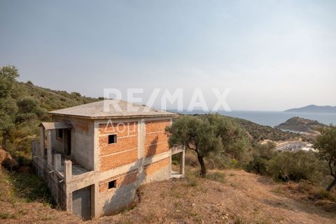 Property Code: 23402-9407 - House FOR SALE in Skiathos Xanemos for €280.000 . This 145 sq. m. House is on the Ground floor and features 3 Bedrooms, 2 Livingrooms, Kitchen, bathroom and a WC. The property also boasts view of the Sea, parking space, ga...