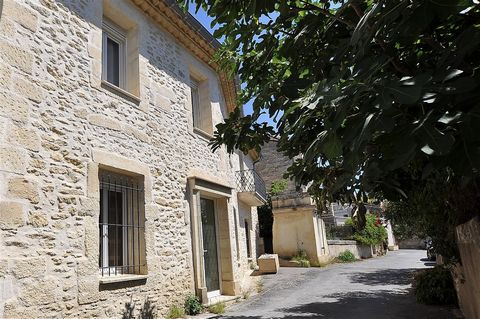 Situated in the charming village of Junas in the Gard region, this beautiful stone village house spans three levels and offers a delightful blend of rustic charm and modern comfort. The ground floor boasts a fully equipped dine-in kitchen, a pretty l...