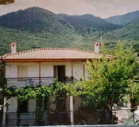 Detached house for sale in Gravia, Central Greece. Two-storey house with an area of 100 sq.m., has a living room, kitchen, four bedrooms, one bathroom. Year of construction 1950, in good condition. Price 140,000 euros Features: - Garden