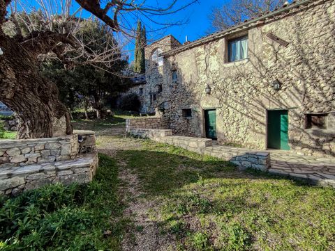 What a great investment opportunity this Provencal countryside estate with vineyard is...... Although not in Cotiganc, the location of this fine vineyard property kept private, it is in the area nestled in rolling Provencal hillsides. Equidistant fro...
