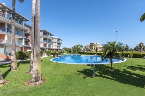 Op slechts 800 meter van het strand in Oliva Nova biedt dit mooie en moderne appartement met gedeeld zwembad een tweede thuis voor 2-4 gasten. Tijdens het warmste seizoen wordt het genieten van de nabijheid van het strand of het nemen van een verfris...