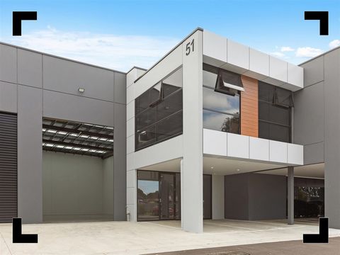 POINT OF INTEREST: After 4 completely sold-out stages at Ledlin's renowned Industrial Development - Springvale Business Park, this is the last office / warehouse available for sale in the whole development. Another fantastic example of the quality th...