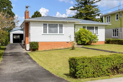 Offered for the first time ever, on behalf of the trustees, this charming, 1950s, weatherboard home was lovingly crafted by the vendor who also built much of its furniture. Nestled on a vast flat section, it offers immense potential for gardening ent...