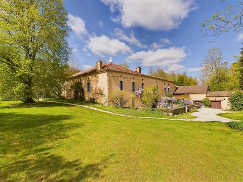 Nestled in the heart of a lush valley, this former mill is the ideal location for a family residence or a tourist activity which could generate substantial income. The property has been tastefully renovated and offers great versatility. It can be spl...