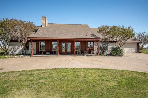 Welcome to the serene tranquility of this 24.87-acre equestrian property nestled conveniently in the heart of the of Cross Roads and Aubrey ranch area, yet mere minutes to the conveniences of Frisco, Denton and Prosper. The residence includes freshly...