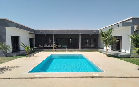 Large, nicely furnished modern villa built in 2021 including 4 bedrooms, 1 large living room with lounge and dining room, 1 large fully equipped open-plan kitchen, 4 bathrooms, 1 guest toilet, 1 covered terrace, 1 beautiful swimming pool, 1 pool hous...