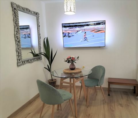 Renovated, quiet and cozy apartment located in the popular Puente de Vallecas section. You'll quickly get to Madrid center in just four Metro stops! The apartment is located in a traditional 