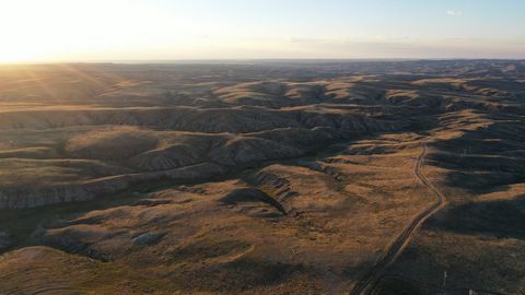 In the majestic landscapes of Campbell County Wyoming, where rugged terrain and phenomenal water infrastructure converge, the Mankin Hunting Camp offers an extraordinary opportunity for outdoor enthusiasts and ranch connoisseurs alike. Spanning appro...
