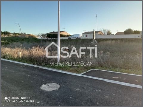 Located in Saint-Nazaire-sur-Charente (17780), this 519 sqm plot offers a prime location just 300 meters from shops and amenities. Ideally situated, it is fully serviced and provides easy access to water, electricity, and municipal sewage systems, th...