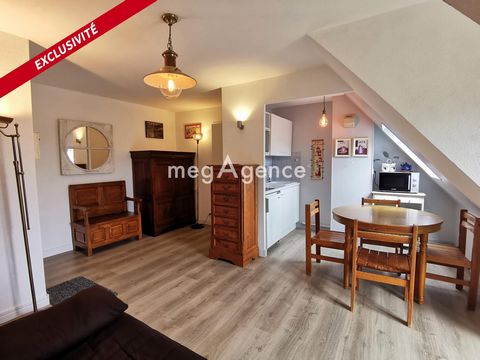 IN CABOURG, Hélène GEHANNE MEGAGENCE offers you EXCLUSIVELY this charming 2-room apartment completely renovated by professionals, on the 2nd floor of a pretty half-timbered residence located 500m from the sea, the famous Marcel Proust promenade and 2...