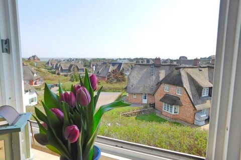 This bright, lovingly furnished apartment is located on the upper floor in a high dune location on the sea side with a fantastic view over Rantum to the Wadden Sea.