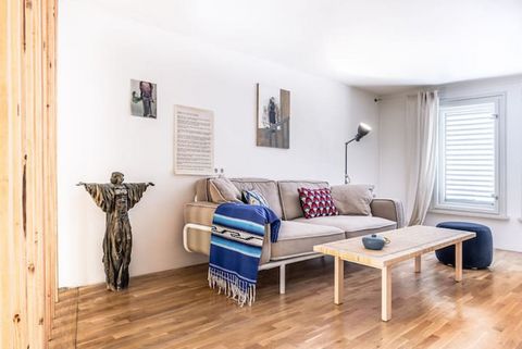 Discover the Gallery Loft: an artistic retreat in Sofia's pulsating center. With its airy space adorned with original artwork, the loft seamlessly blends creativity with comfort. Unleash your artistic flair in the dedicated art corner, relax in the c...