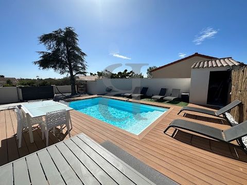 L'ISLE-SUR-LA-SORGUE Virtual tour available on our website. Discover a unique opportunity to acquire two houses offering an exceptional living environment in L'Isle sur la Sorgue. Nestled in the heart of a real estate complex with quality services, t...