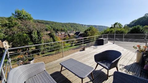 This beautiful house, built in 2013, offers you a magnificent unobstructed view of the village of Bouilland. The large overhanging wooden terrace will allow you to fully enjoy this peaceful environment with different lounge, dining or jacuzzi areas. ...