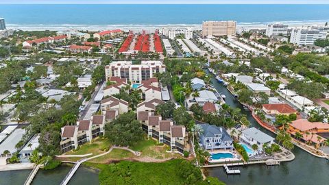 Don't miss out on the opportunity to own this spacious condominium in the rarely available Bay Oaks community on Siesta Key. This condo comes fully furnished and turnkey, making it perfect for personal use or as a lucrative investment with weekly ren...