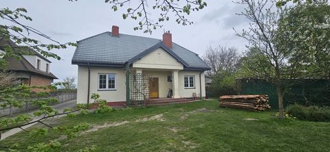 House, Germany, 1800 m2 plot, ready to move in + additional residential building 70m2 Building: - 5 rooms + living room - to live in - 171 m2 of usable area (243m2 of total area) - made of silicate block (aerated concrete) - insulated with polystyren...