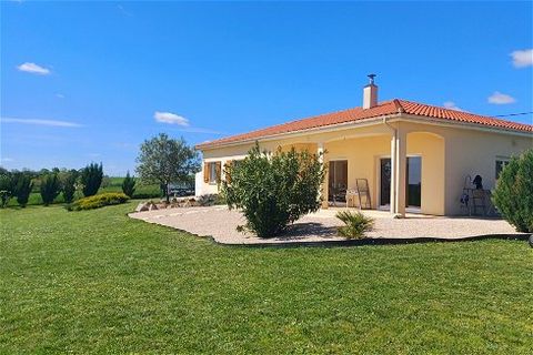 Summary Wonderful villa in a quiet environment with incredible mountain view - South France (Gers) 20 minutes from Mirande & 5 minutes from Montesquiou (way of Saint-Jacques of Compostela), quiet and without work, beautiful single-storey villa of 140...