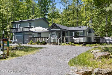 Nestled on almost 1.5 acres of privacy and nature in the 5 star recreational community of Arrowhead Lake! The rare oversized lot is almost as exceptional as the stylish, newly refurbished home that sits upon it! This listing is sure to be a pleaser a...