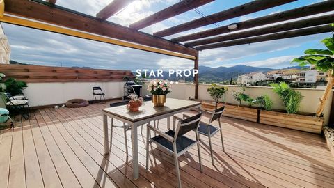STAR PROP, the real estate agency of beautiful houses, is pleased to present this fantastic opportunity. This is a spectacular penthouse with a large sunny terrace located near beaches, shops, and services, in a quiet residential area in Llançà, Giro...