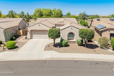 Wonderful single level home on large 12,302 sf lot with FOUR bedrooms, 2.5 bathrooms PLUS an office/den AND 2/1 split 3 car garage. This home has been lovingly updated over the past few years with all the little details plus a comprehensive 2023 over...