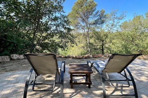 Apartment Bodega is located on the ground floor, in the former bodega (wine cellar) of Torre Nova. Bodega has a large outside terrace and private garden and offers spectacular views at the castle, the medieval village and the valley. It is extremely ...
