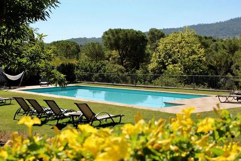 The Riu d'Agost flat is a private garden bungalow with a large outdoor terrace offering total privacy and spectacular views of the valley. The beamed ceilings provide an extra sense of space and noble grandeur. The flat is cool in summer and cosy in ...