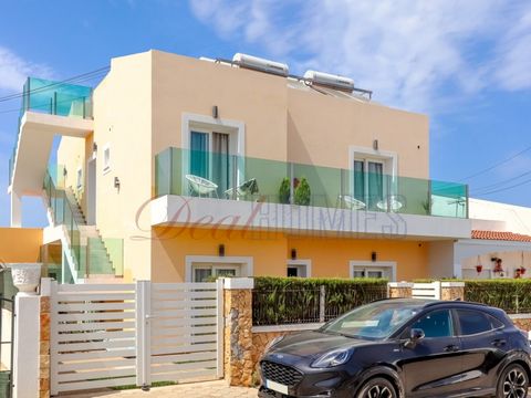 Deal Homes presents, House T6 + 2 newly built, with pool, within walking distance of the beach, in Sagres. Located in the well-known village of Sagres, this villa of modern lines, offers you a quiet place for your family to live or spend holidays, ha...