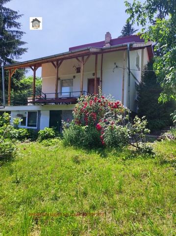 Property Center Bulgaria presents to you a house in vz. Simeonovo - Dragalevtsi. The house was built brick and repairs were made. Separate parking space! Main features of the property: Area: Total built-up area - 100 sq.m Distribution: Floor 1: Taver...