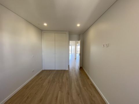 Modern and spacious apartment for sale. It has a garage, a suite with dressing room, an additional suite, a bedroom, an open space and an equipped kitchen. With luxury finishes and attention to detail, water heating by solar panels, armored doors and...