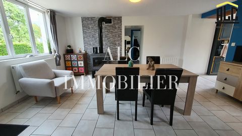 Yann LE CARVENNEC DE L'AGENCE ALC IMMOBILIER VOUS PROPOSE à la vente en exclusivité pour les amoureux de la nature, cette belle maison de 135 m2 environ à Fresnaye sur Chédouet et proche de tous les commerces essentiels. Elle comprend au rez-de-chaus...