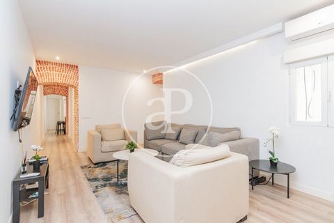 Wohnung Im Großraum von Huertas - Cortes, Madrid. Die Immobilie hat 3 Zimmer und 2 Bäder. Ref. VM2405074 Features: - Air Conditioning - Lift - Furnished