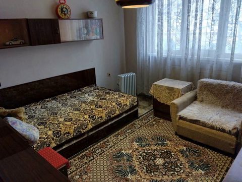 Titan Properties offers for sale a two-bedroom apartment in Varna district. Vazrazhdane 1. It is located near the Delta Planet Mall, public transport stops, grocery stores, schools, kindergartens and playgrounds. The property is located on the 1st fl...