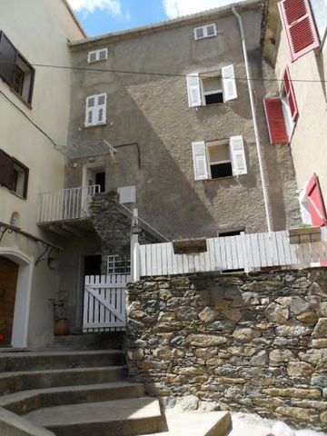 SALE VILLAGE HOUSE 4 rooms, Santa-Lucia-di-Mercurio 20250 Located in the village of Santa-Lucia-di-Mercurio near Corté, this charming detached house on 4 levels Consists on the ground floor of two cellars, one of which is converted into a laundry roo...