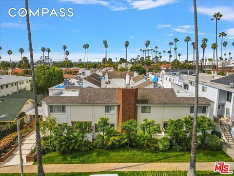 Beautifully Renovated Multi-Level Townhome with 2 Bedrooms + 2.5 baths + Huge Bonus Room Located in the most ideal location of Santa Monica just off Montana Ave with a 90 walk score. Open, airy and bright with tasteful upgrades throughout, perfect sp...