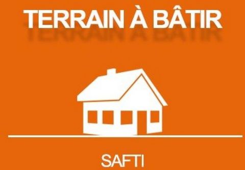 Terrain à bâtir de 620 m² située à Trémaouezan, viabilisé, disponible dans un lotissement libre de constructeur. Cette parcelle offre un emplacement paisible, à seulement quelques minutes de l'échangeur. Pour de plus amples informations, contactez-mo...