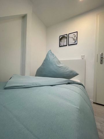 Cosy flat in Pirna for up to 3 people with two bedrooms Welcome to our charming flat in Pirna! The spacious and comfortable flat can accommodate up to 3 people and has two bedrooms, ideal for families or small groups. The first bedroom is furnished w...