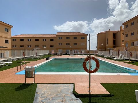 Triplex en Nuevo Horizonte (Costa Antigua) de 3 dormitorios y 3 baños Plaza de parking dentro de la propiedad Features: - SwimmingPool - Terrace - Internet