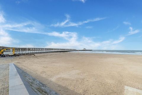 We are pleased to offer a two-bedroom vacation home in the quieter part of Blankenberge. On the first floor is a spacious garage, where the car can be safely stored. The house has a fully equipped open kitchen with adjoining living area and dining ro...