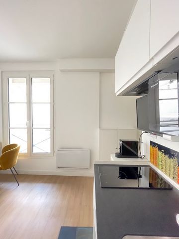 Located between the Jardin des Tuileries and Rue Saint Honoré, in an old building dating from the end of the 19th century, 14 m2 studio flat on the 1st floor with lift, in a quiet location overlooking a paved courtyard. Completely renovated in 2023. ...